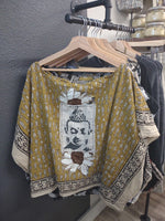 Buddha Flower Mantle